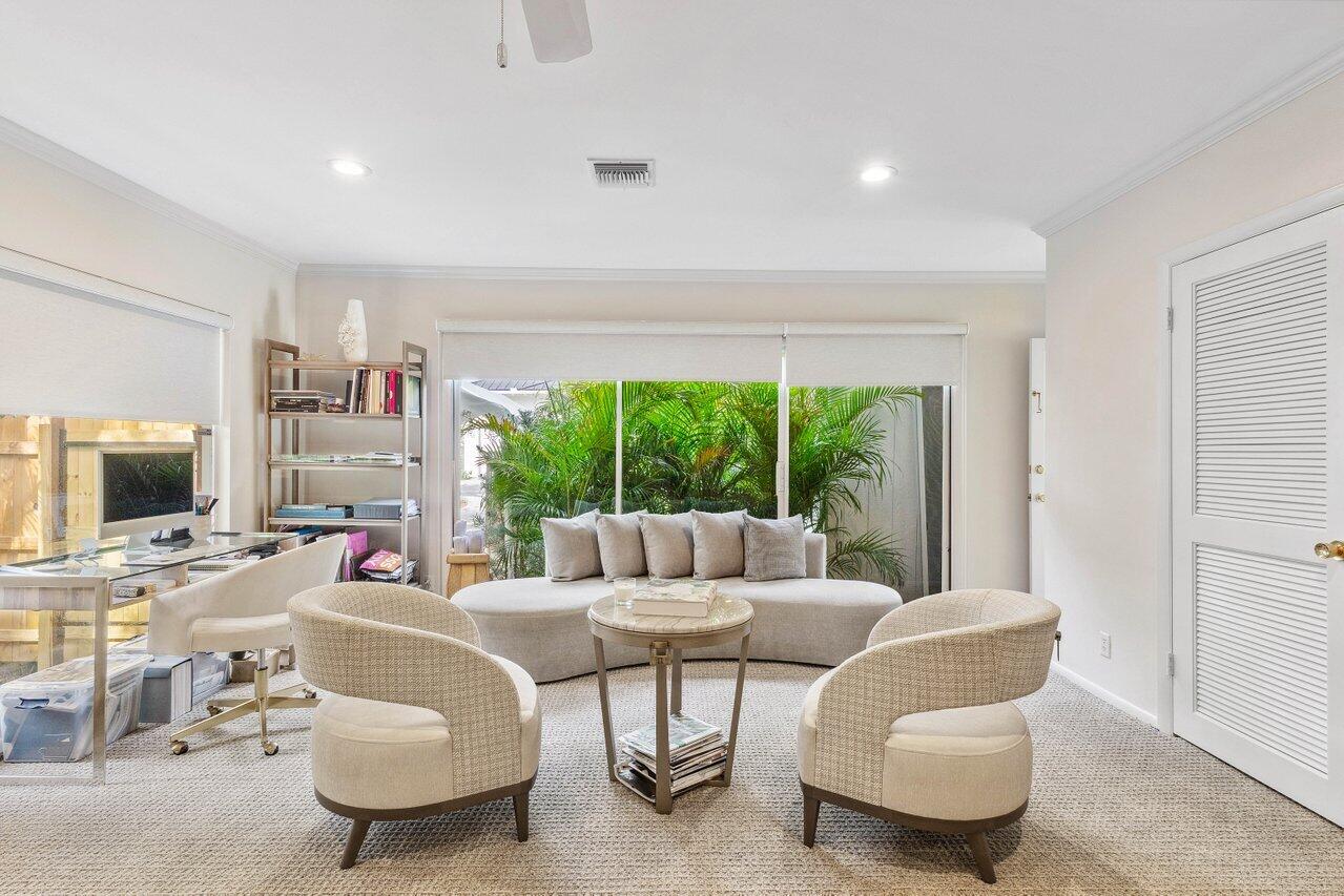 206 Seabreeze Avenue