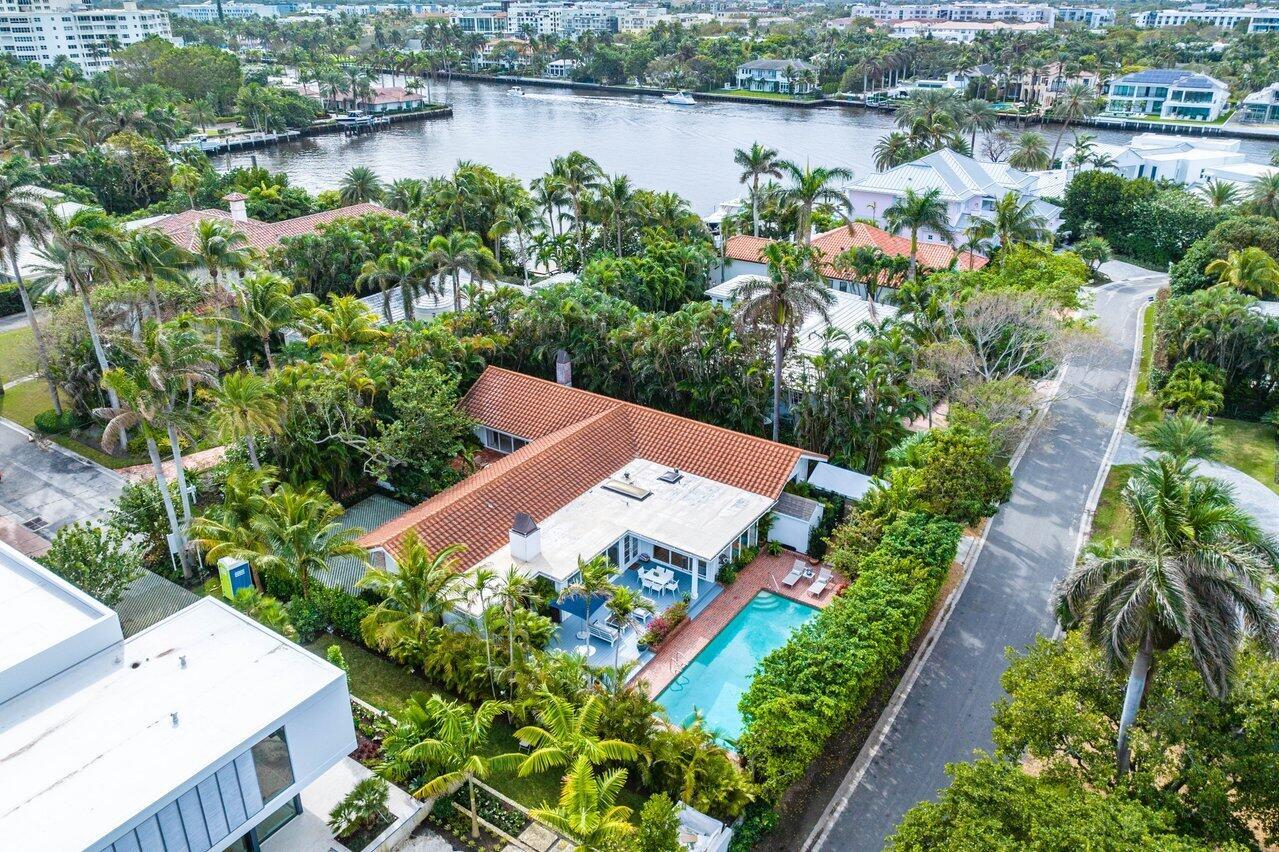 206 Seabreeze Avenue