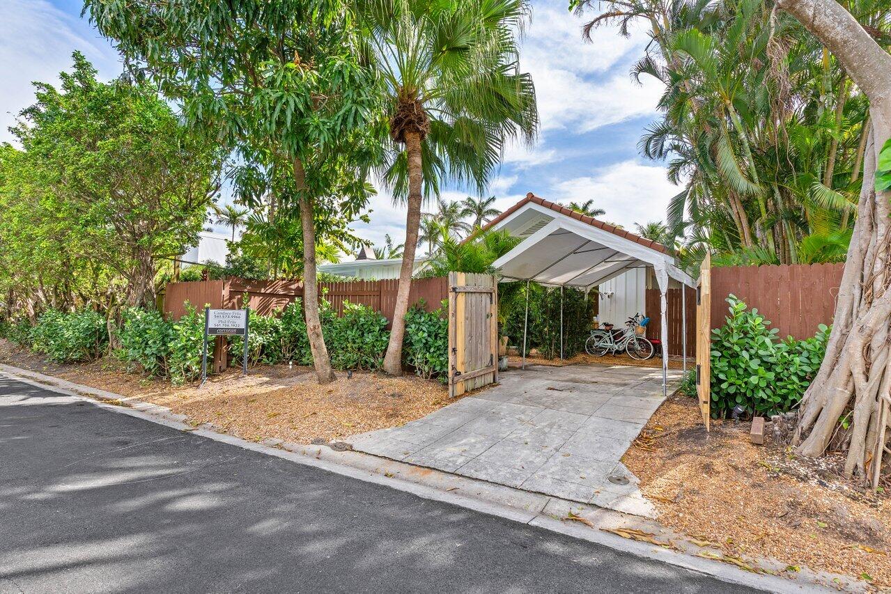 206 Seabreeze Avenue