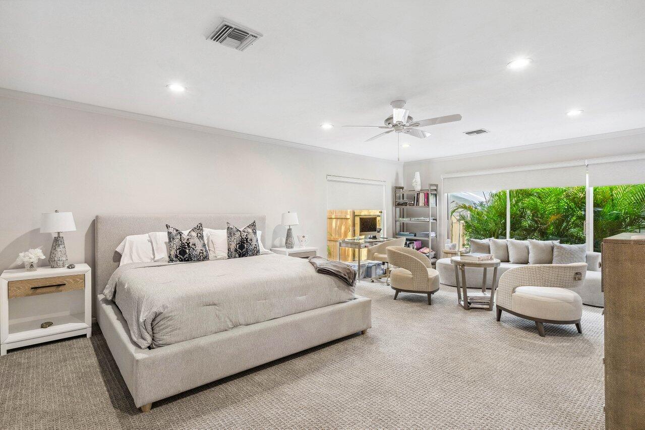 206 Seabreeze Avenue