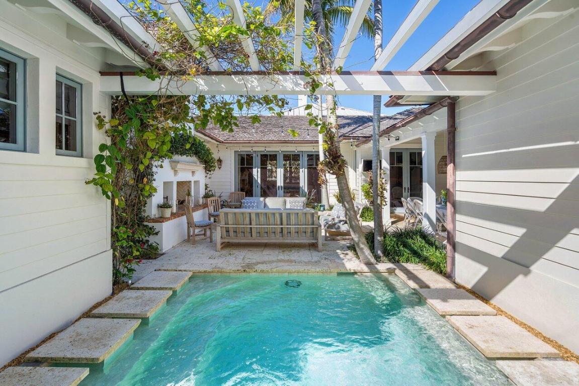 1102 N Vista Del Mar Drive