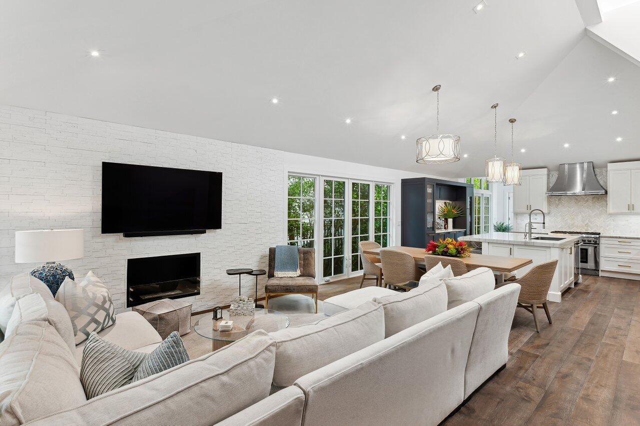 55 SE 7th Avenue