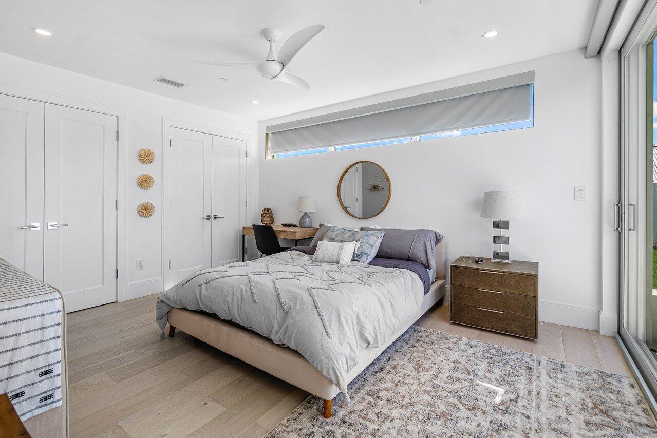 1200 Palm Trail B
