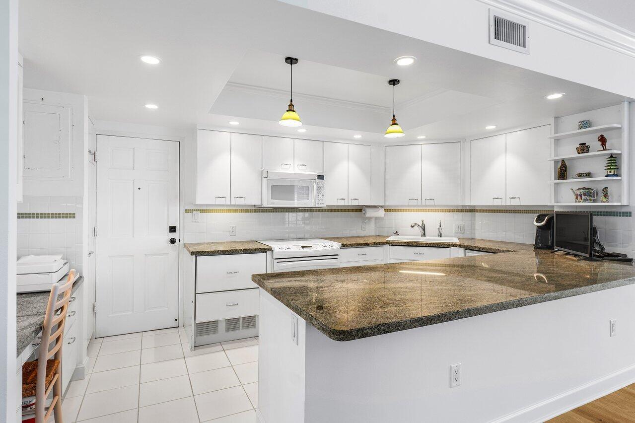 1225 S Ocean Boulevard 306