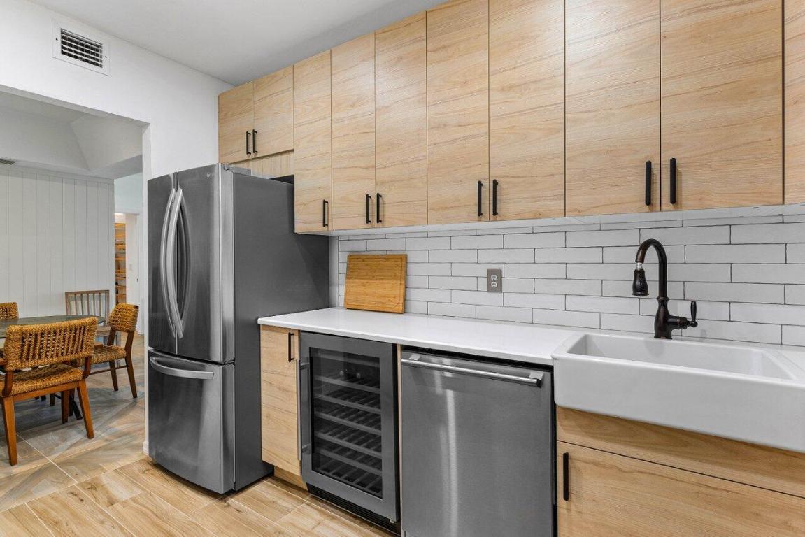 200 Little Club Road 10