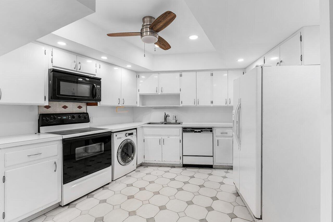 1225 S Ocean Boulevard 302