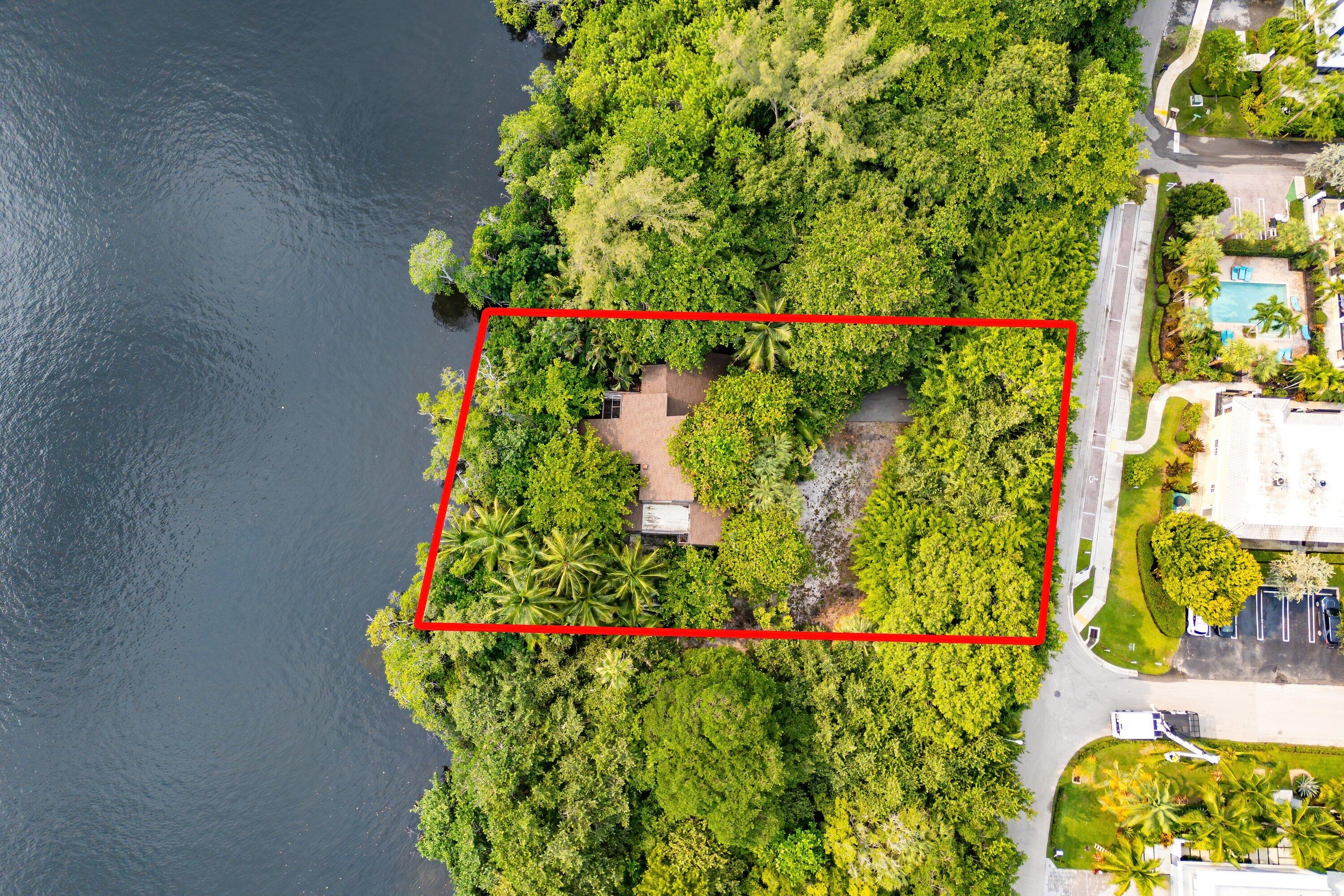 1001 Palm Trail