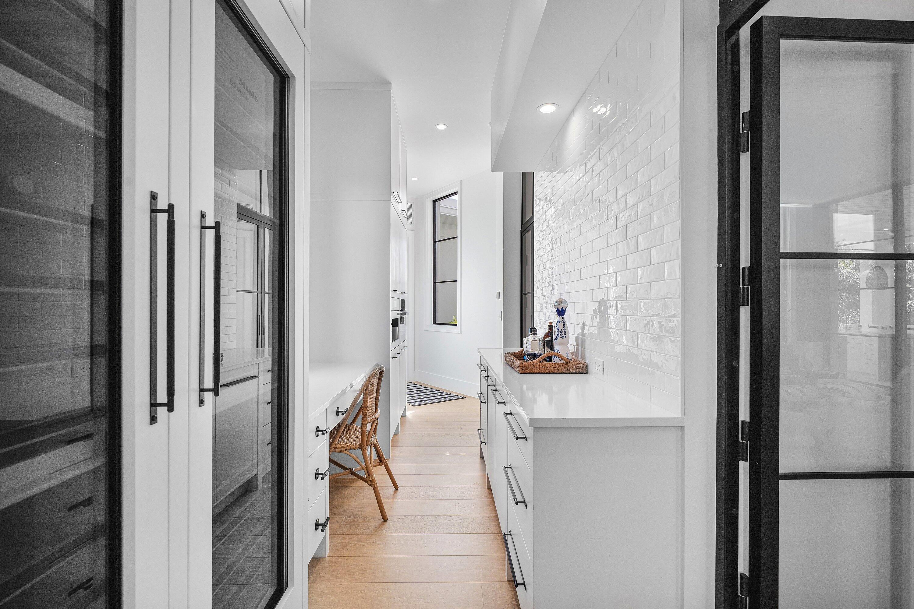 10 S Harbour Drive S