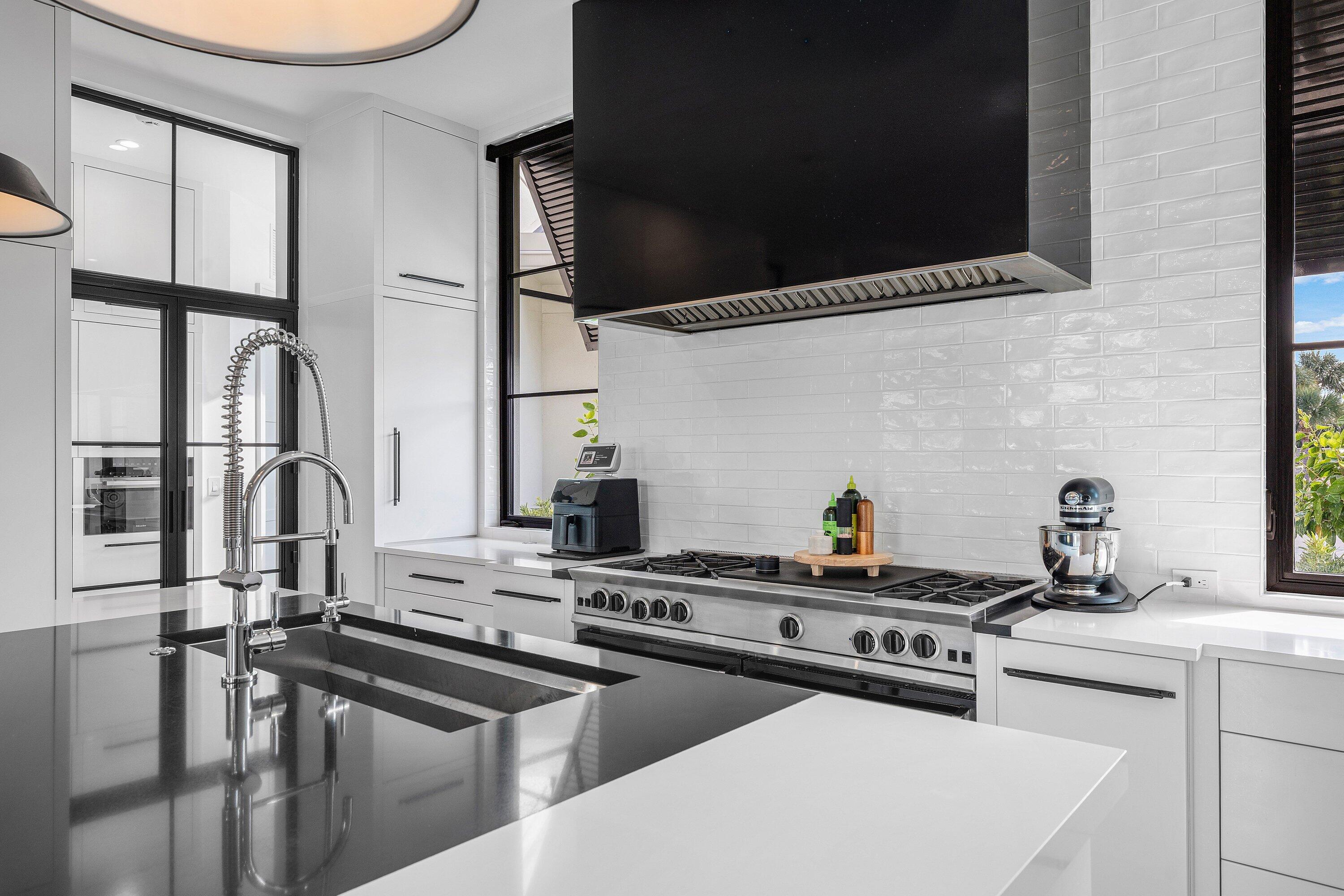 10 S Harbour Drive S