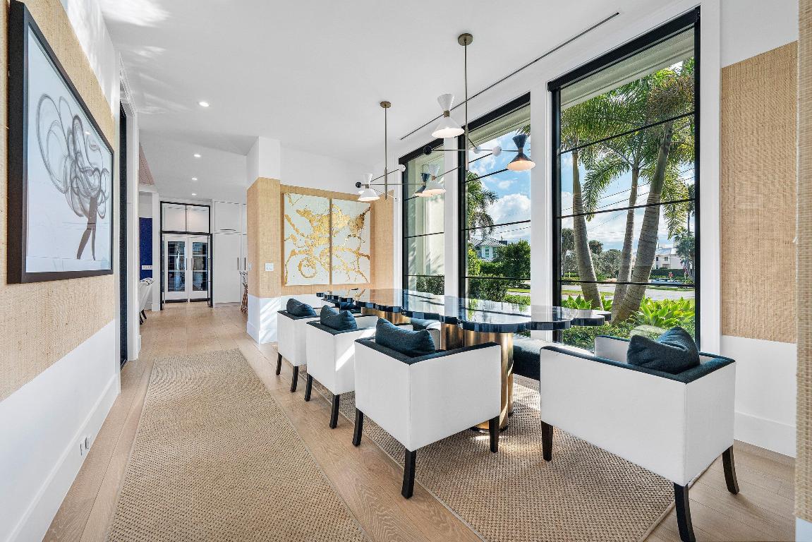 10 S Harbour Drive S