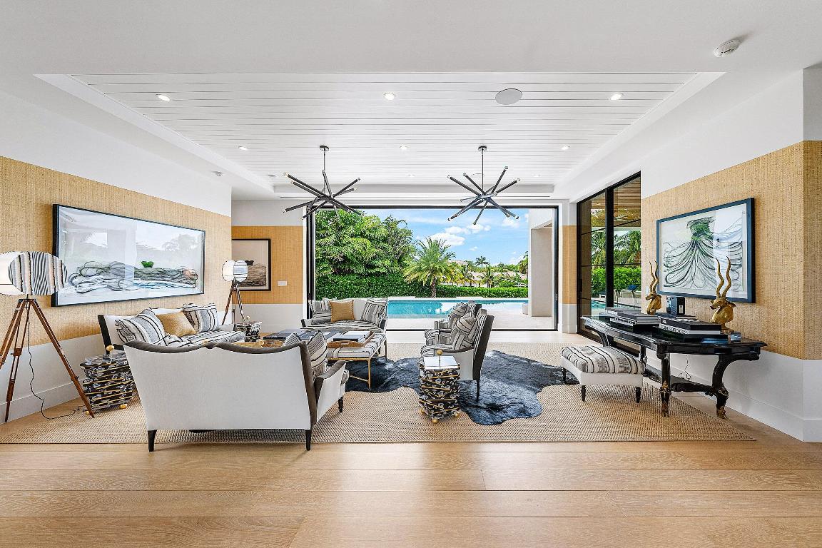 10 S Harbour Drive S