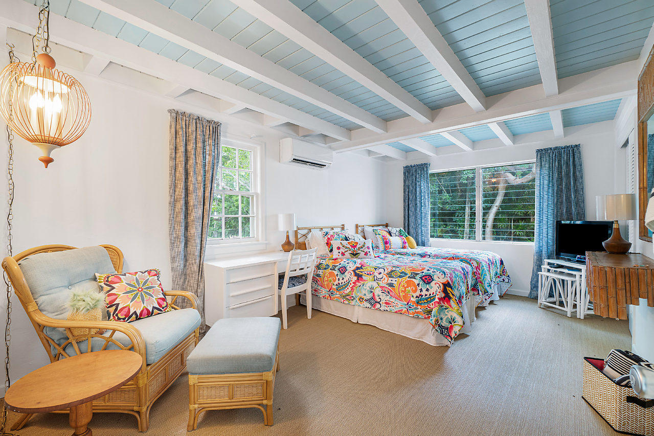 1008 N Ocean Boulevard