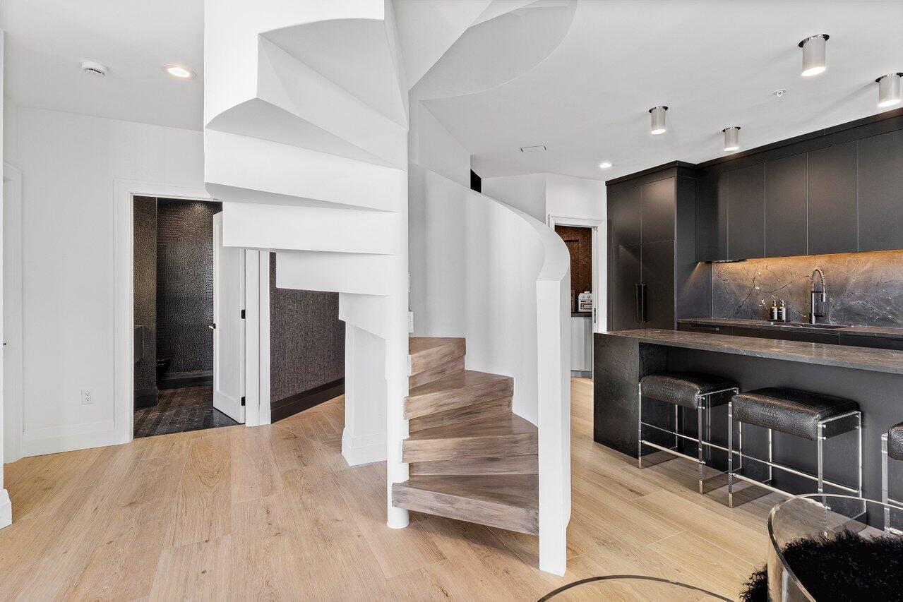 801 S Olive Avenue 427