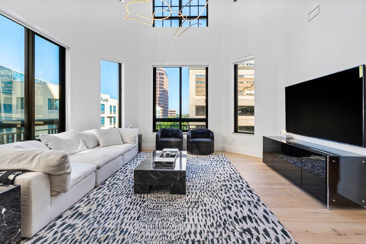 801 S Olive Avenue 427