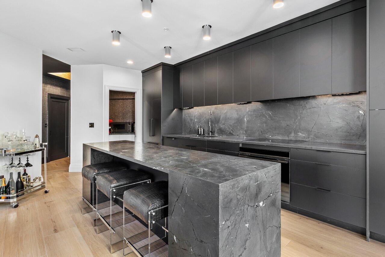 801 S Olive Avenue 427