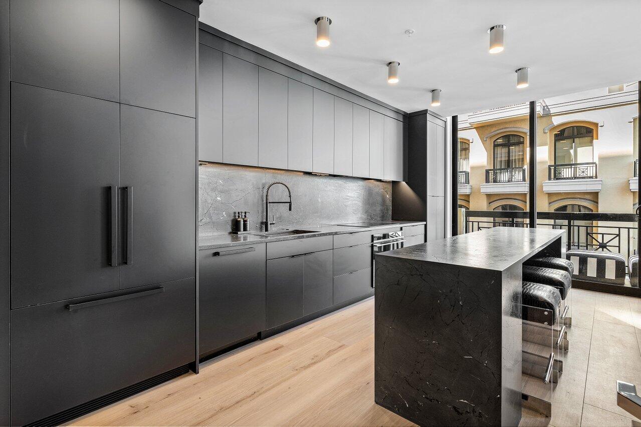 801 S Olive Avenue 427