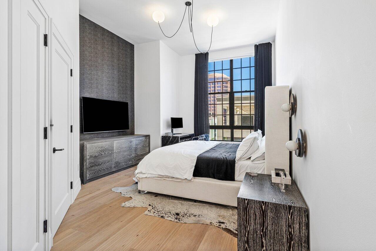 801 S Olive Avenue 427