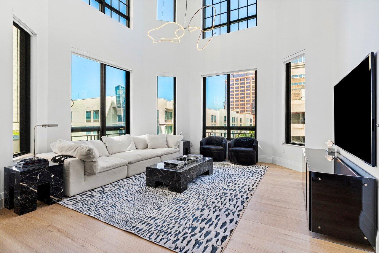 801 S Olive Avenue 427