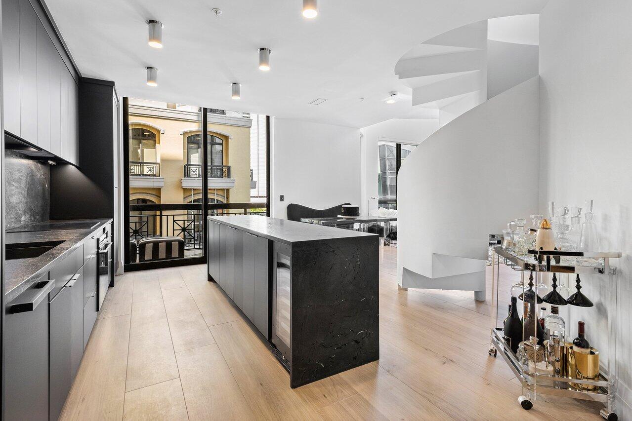 801 S Olive Avenue 427