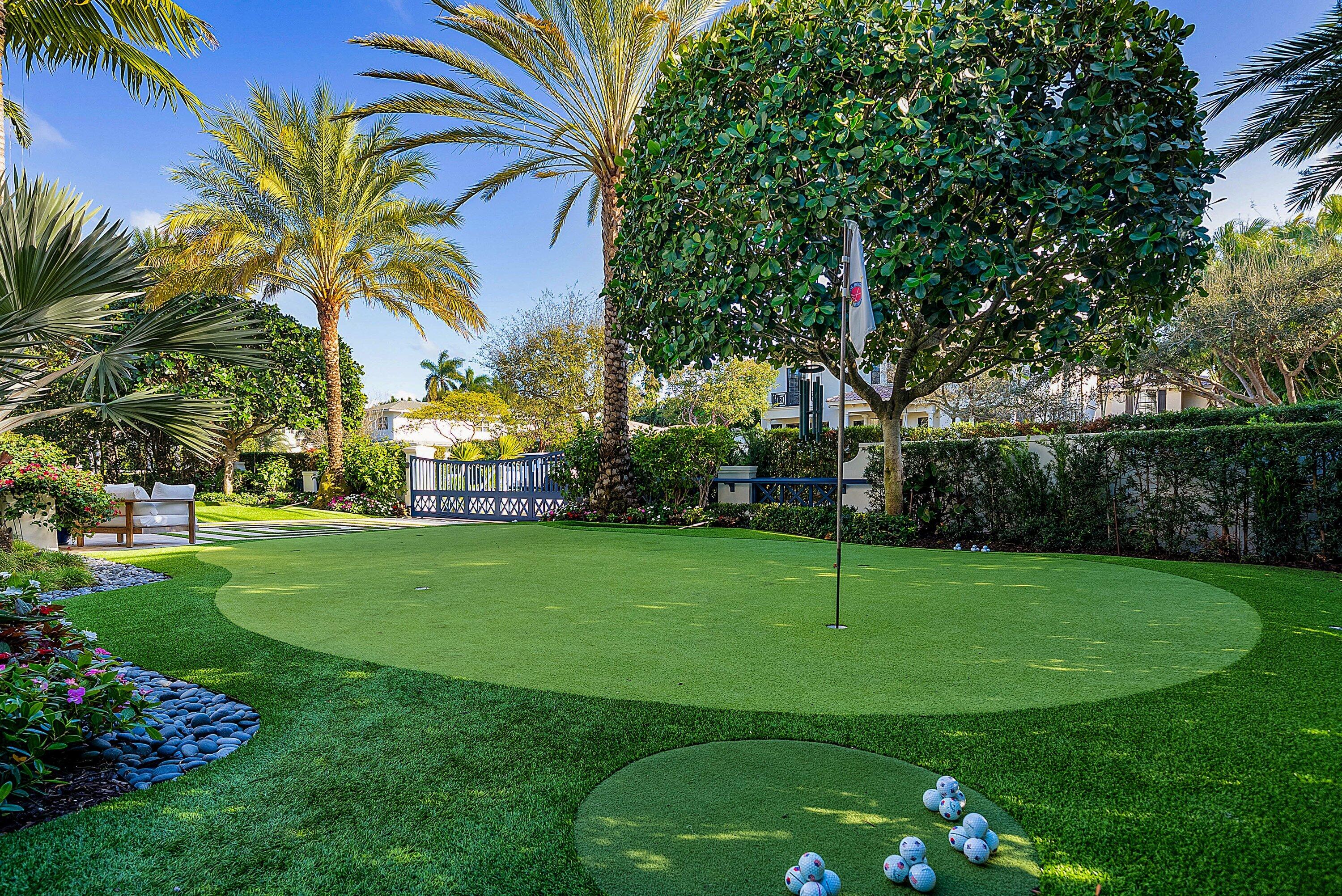 1041 Seaspray Avenue