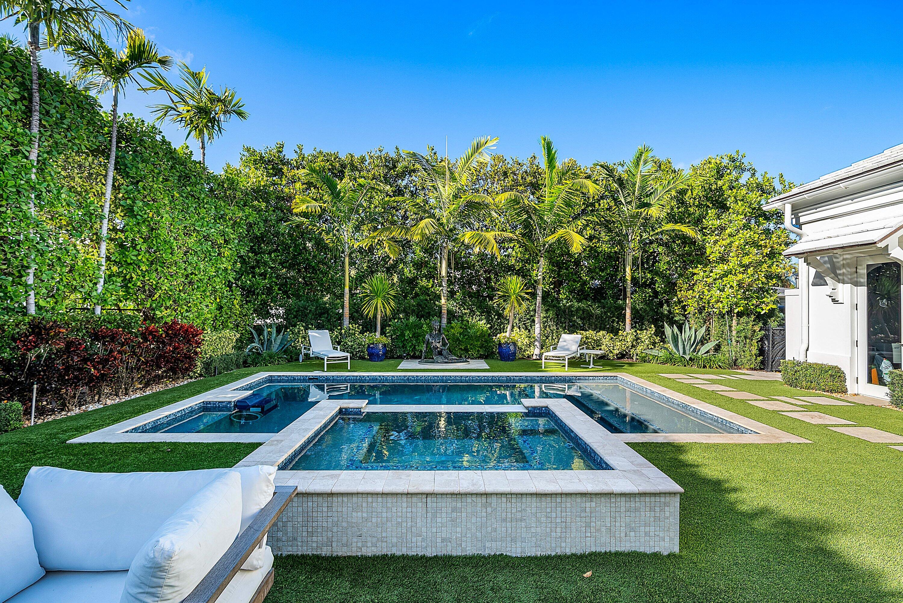 1041 Seaspray Avenue