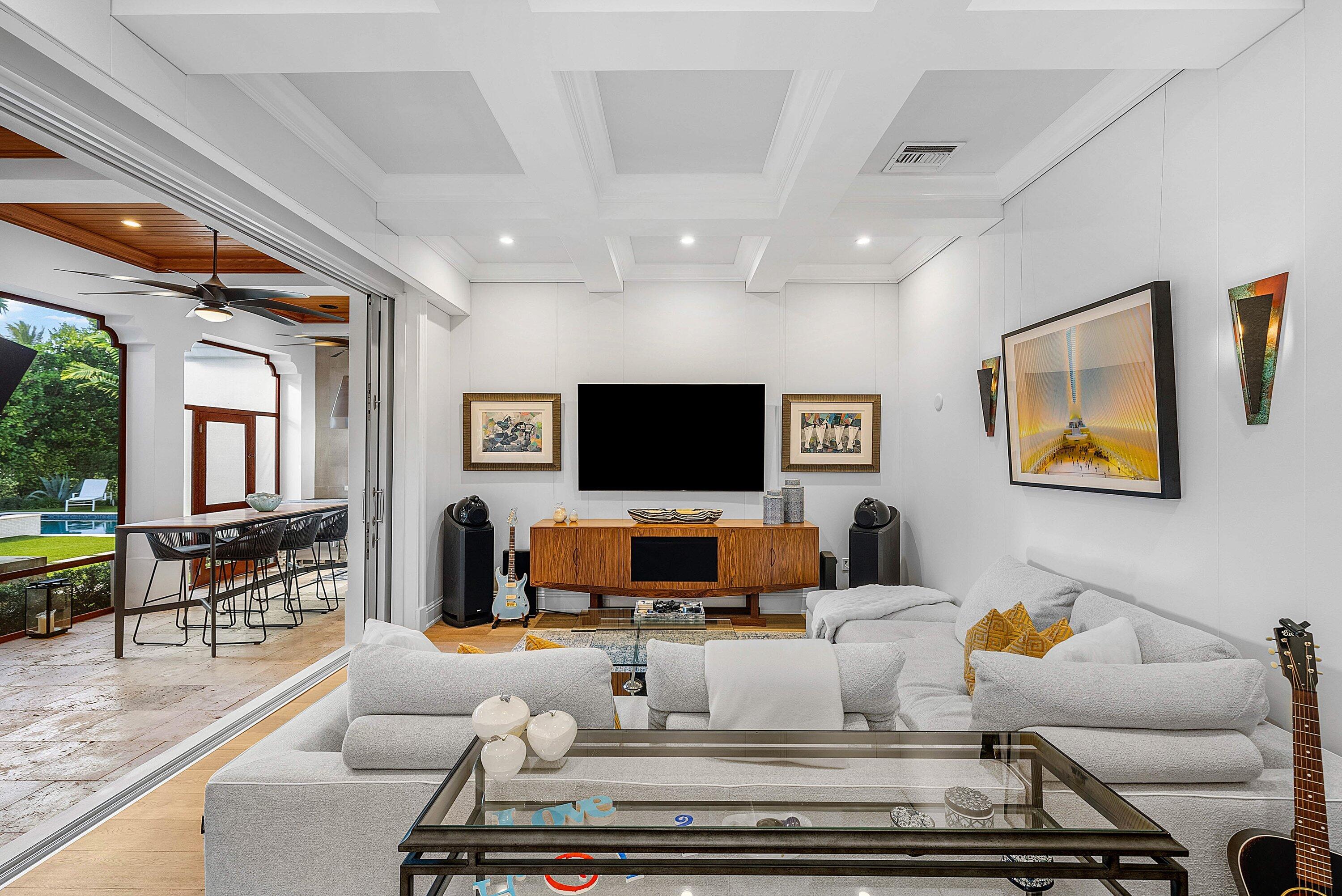 1041 Seaspray Avenue