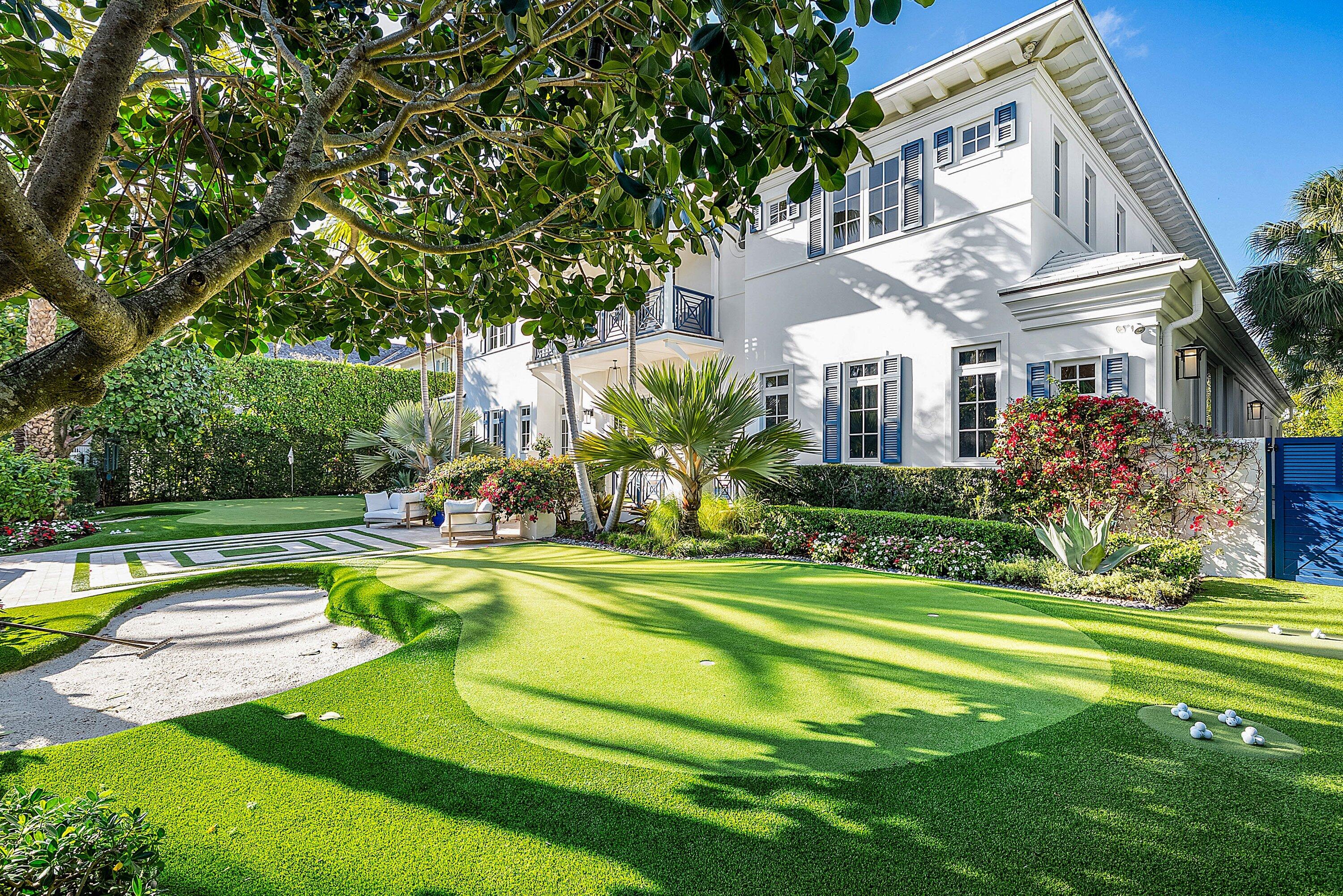 1041 Seaspray Avenue