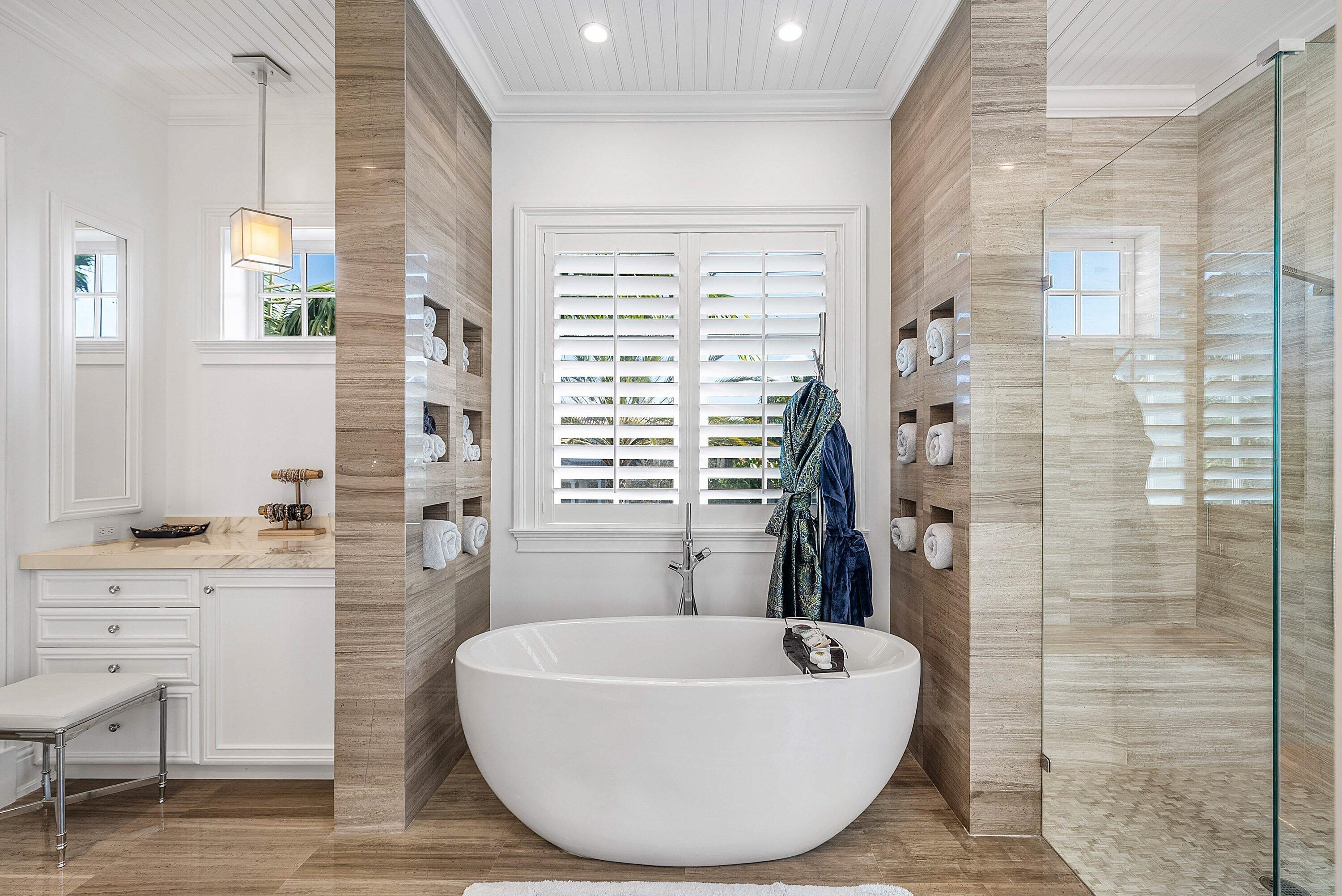 1041 Seaspray Avenue