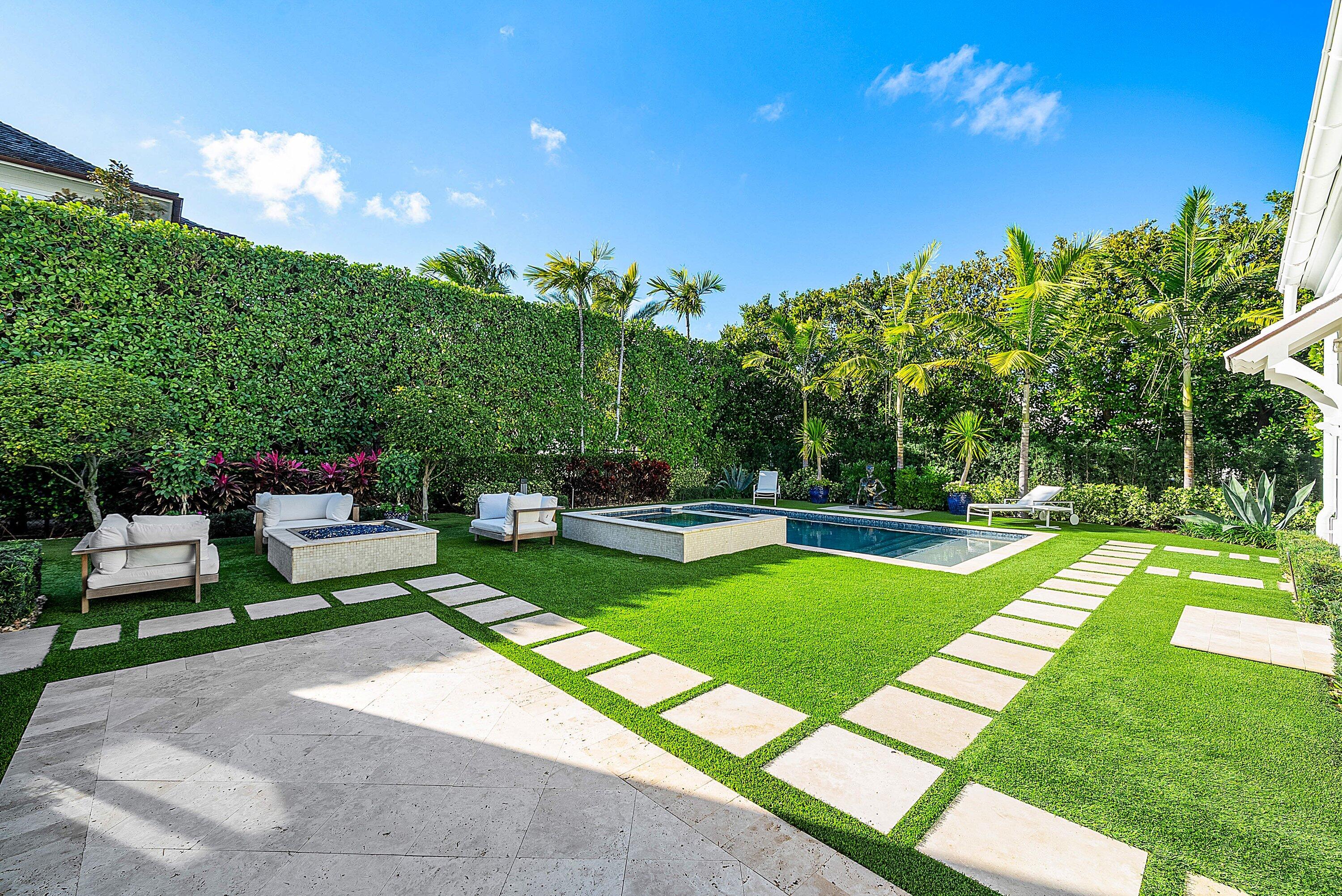 1041 Seaspray Avenue