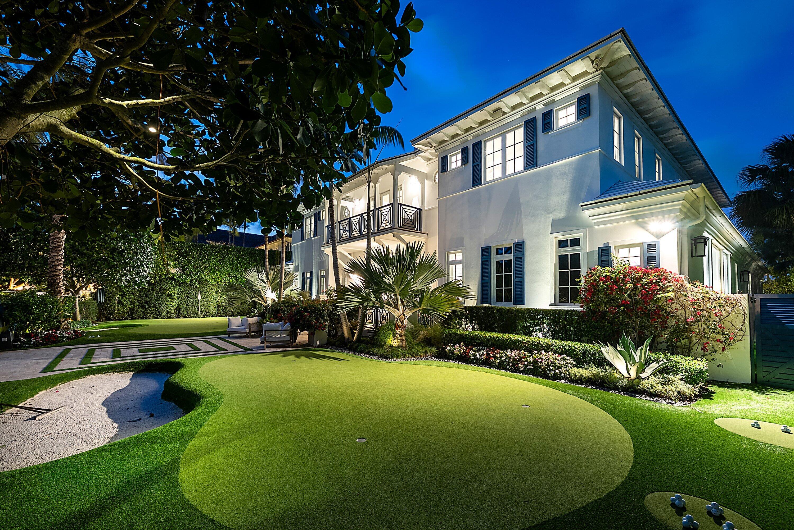 1041 Seaspray Avenue