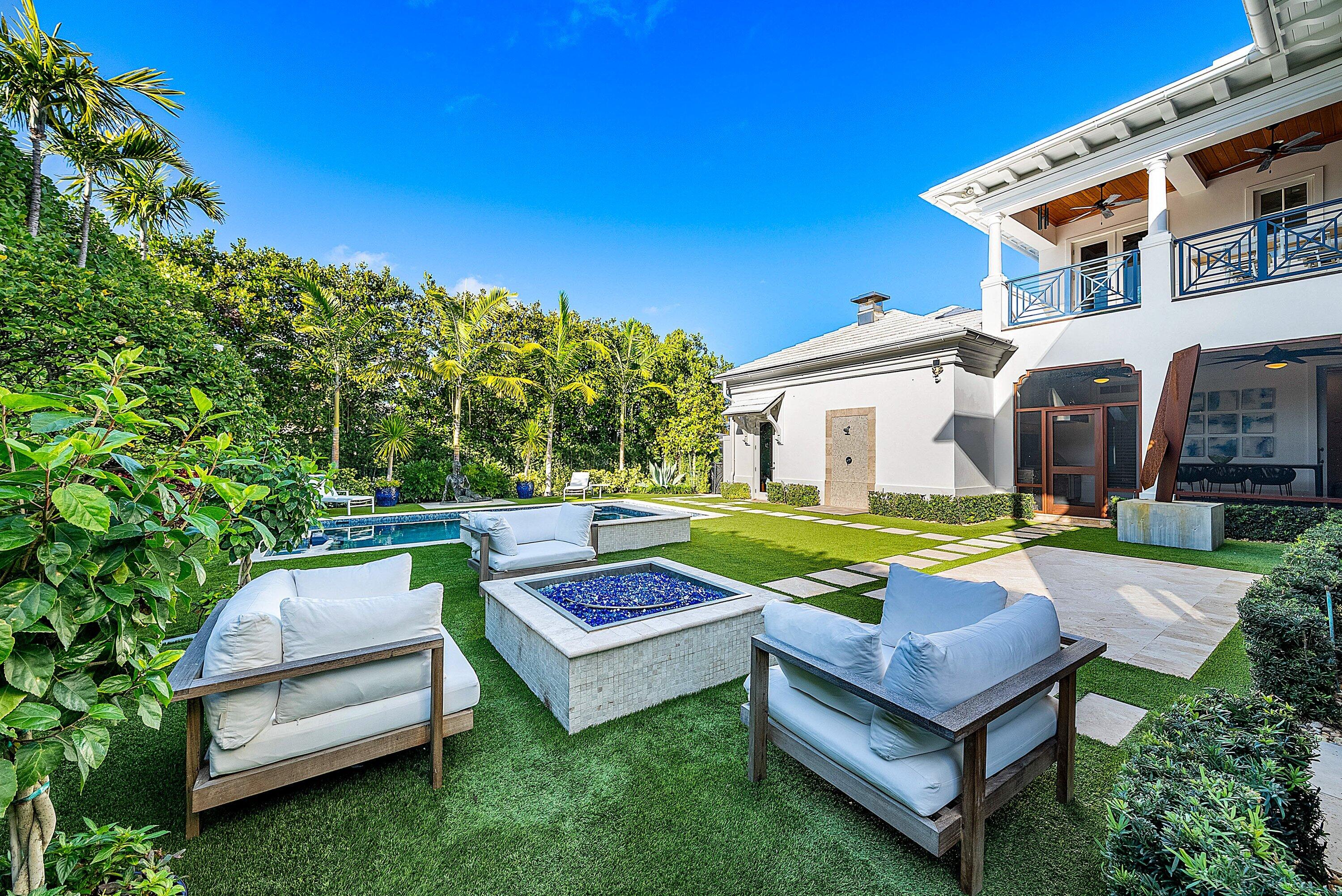 1041 Seaspray Avenue