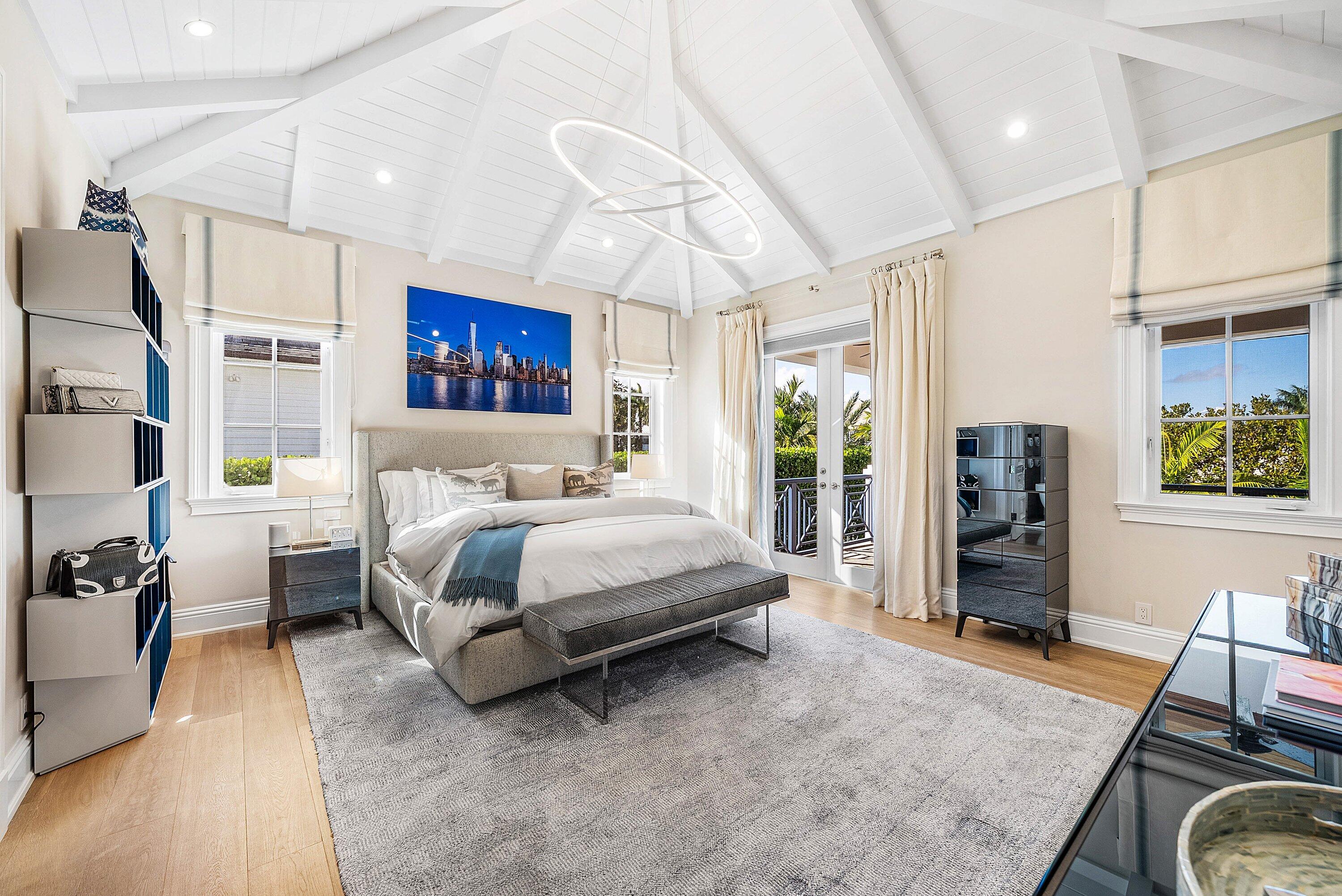 1041 Seaspray Avenue