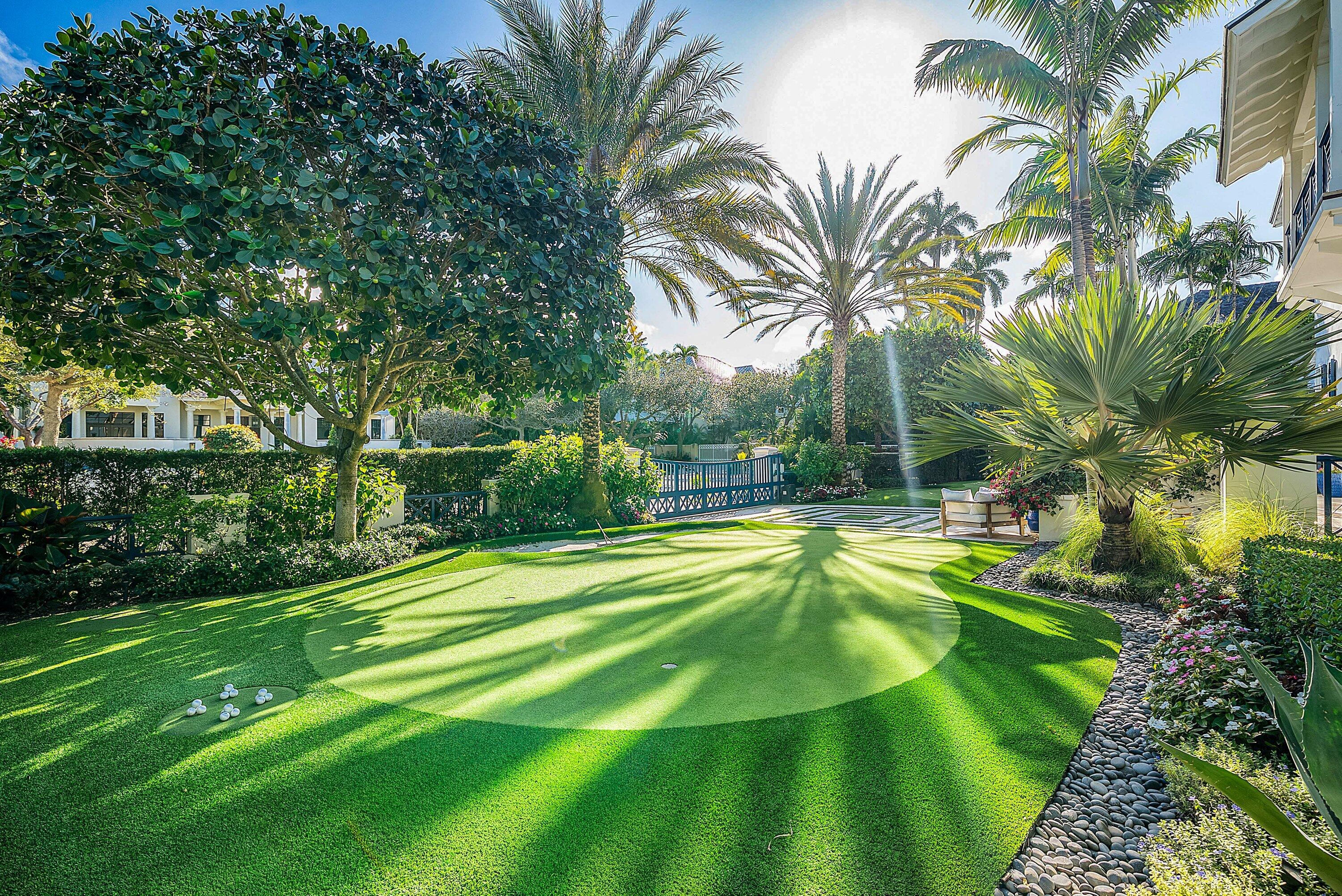 1041 Seaspray Avenue