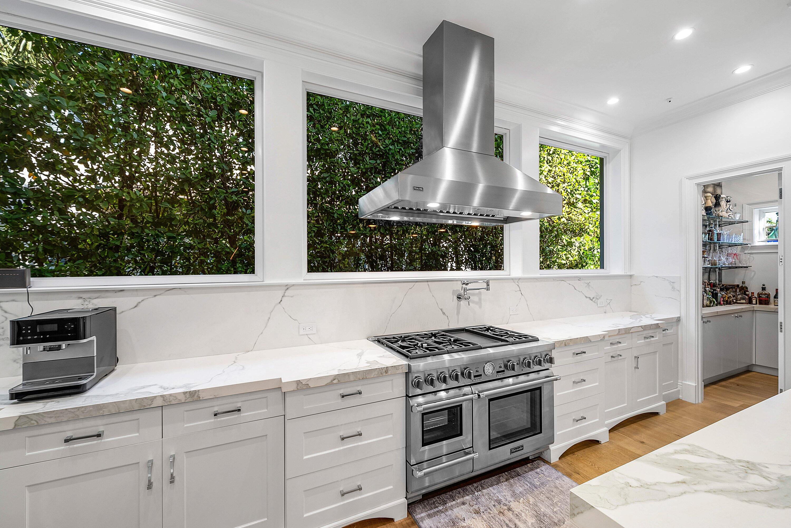 1041 Seaspray Avenue