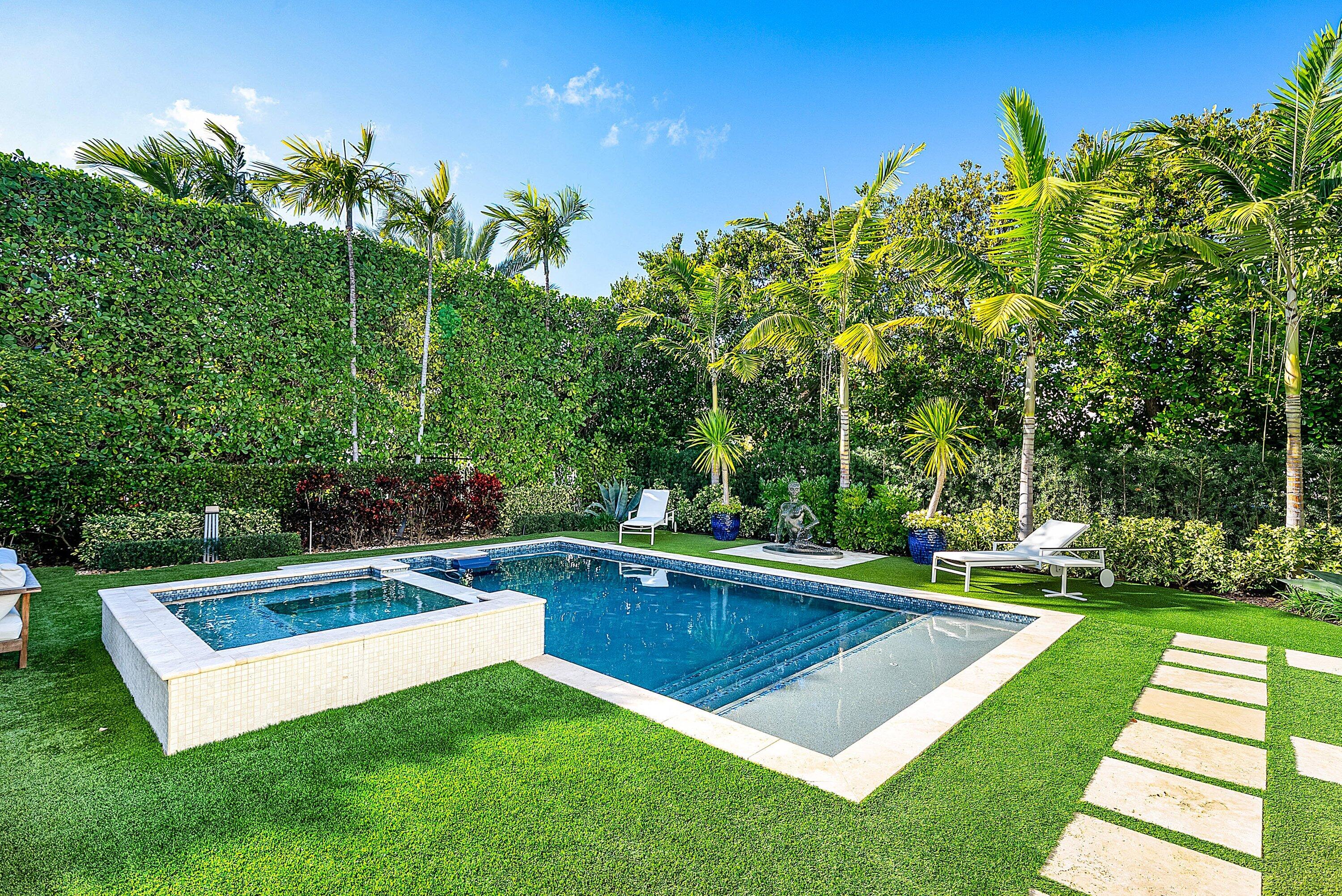 1041 Seaspray Avenue