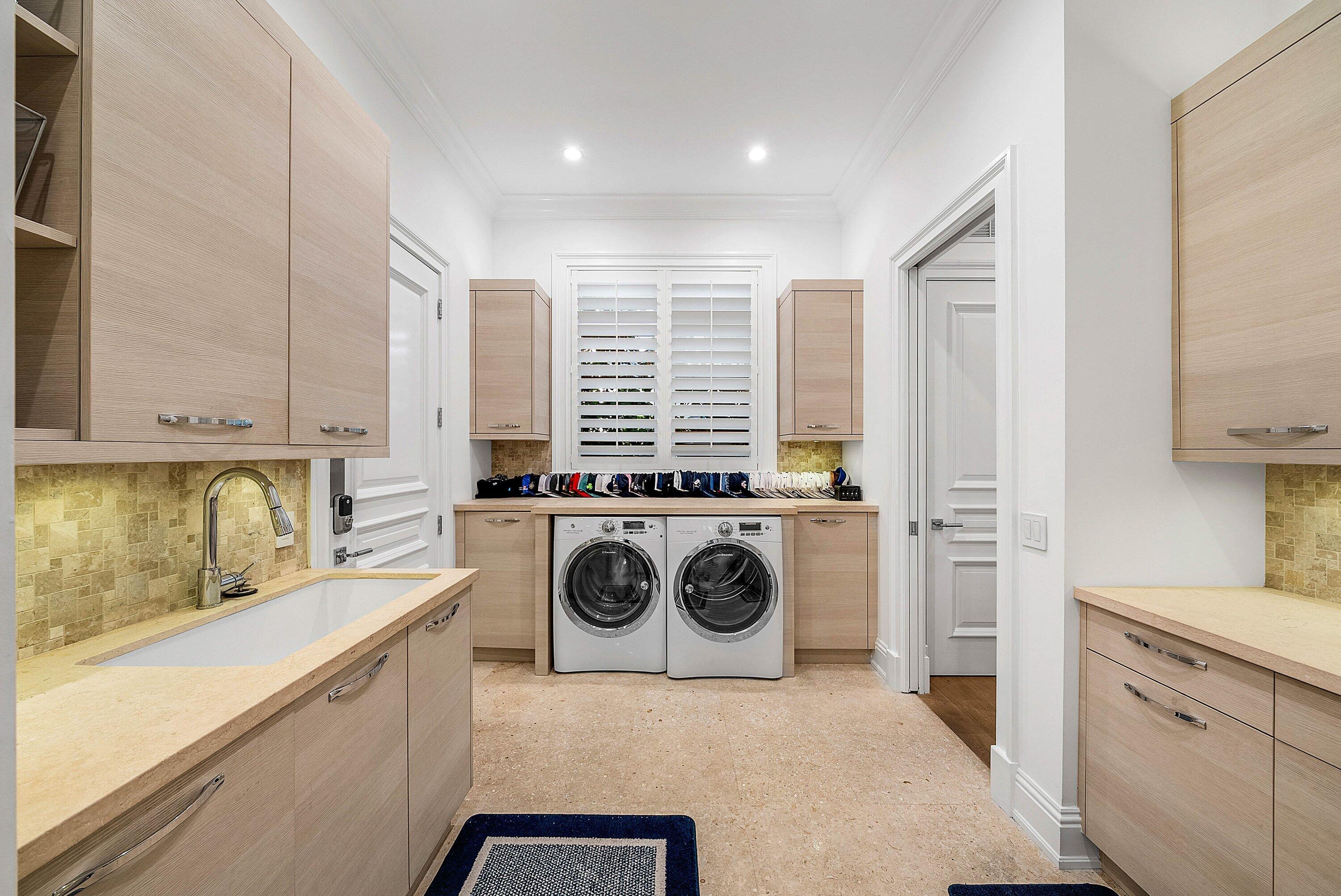 1041 Seaspray Avenue