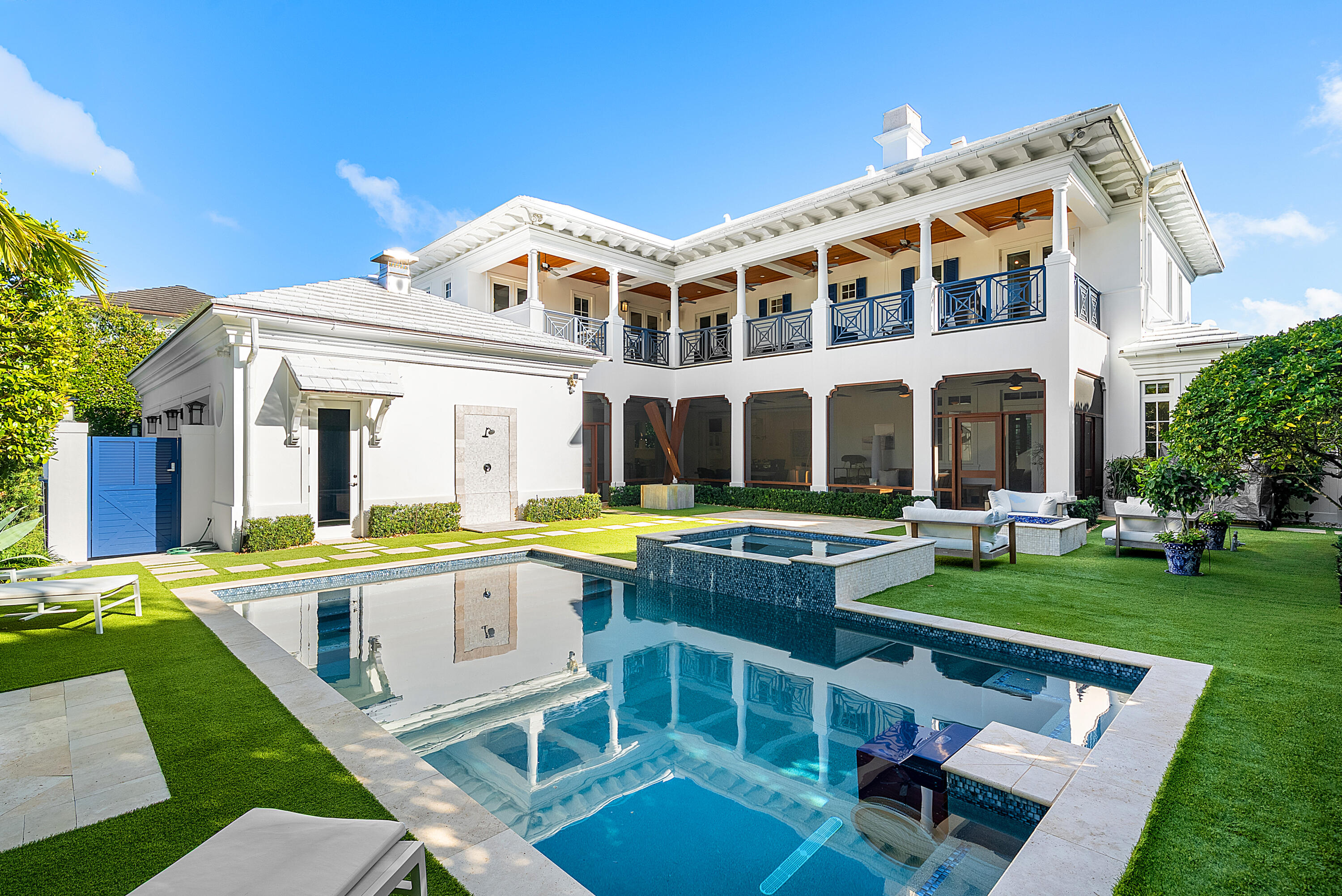 1041 Seaspray Avenue