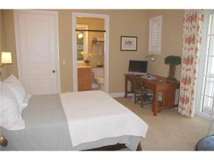 3960 N Ocean Boulevard 7