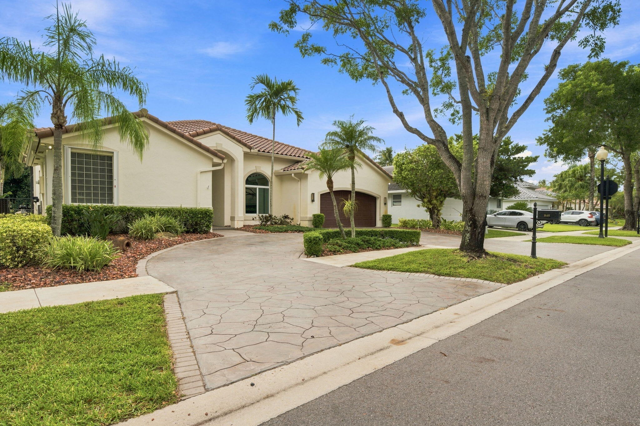 845 Bayside Lane