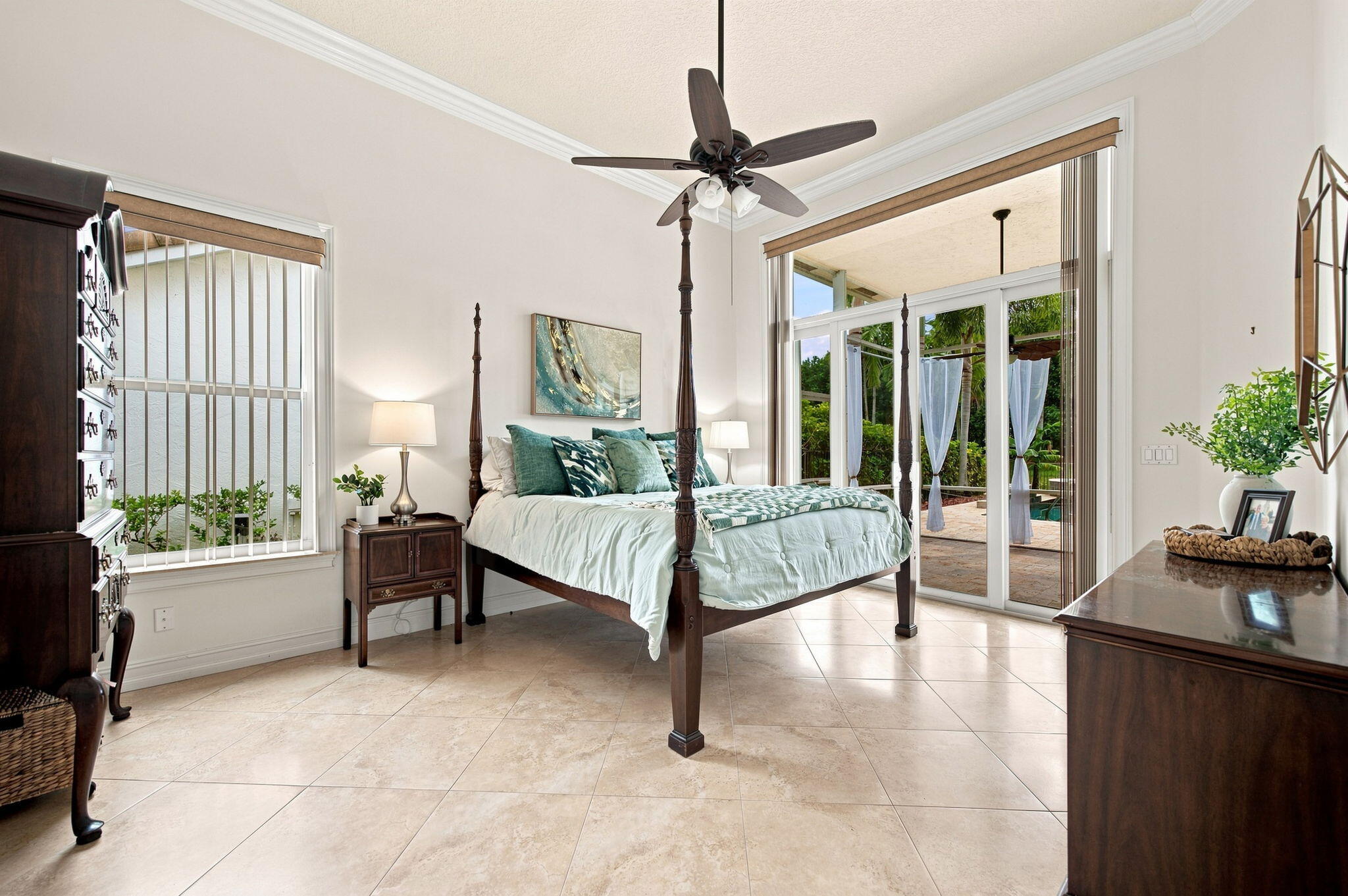 845 Bayside Lane