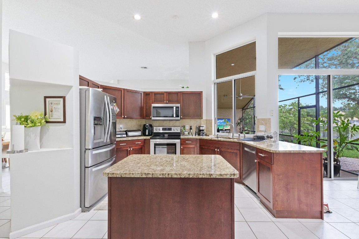 1007 Spoonbill Circle