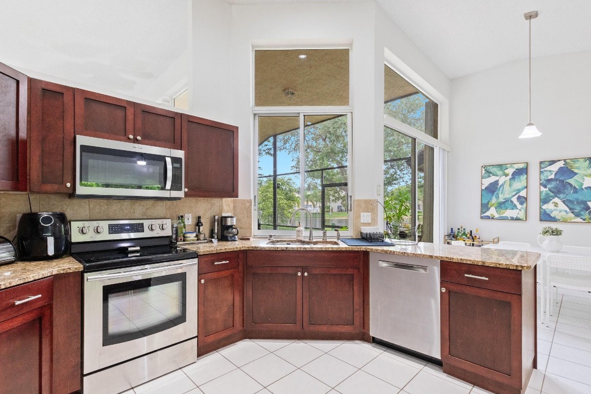 1007 Spoonbill Circle