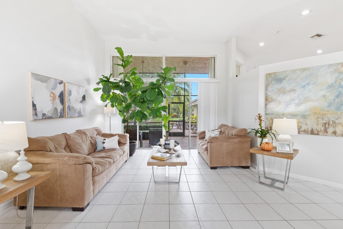 1007 Spoonbill Circle