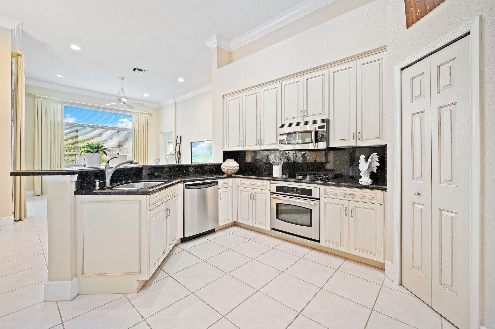 2532 Monterey Ct
