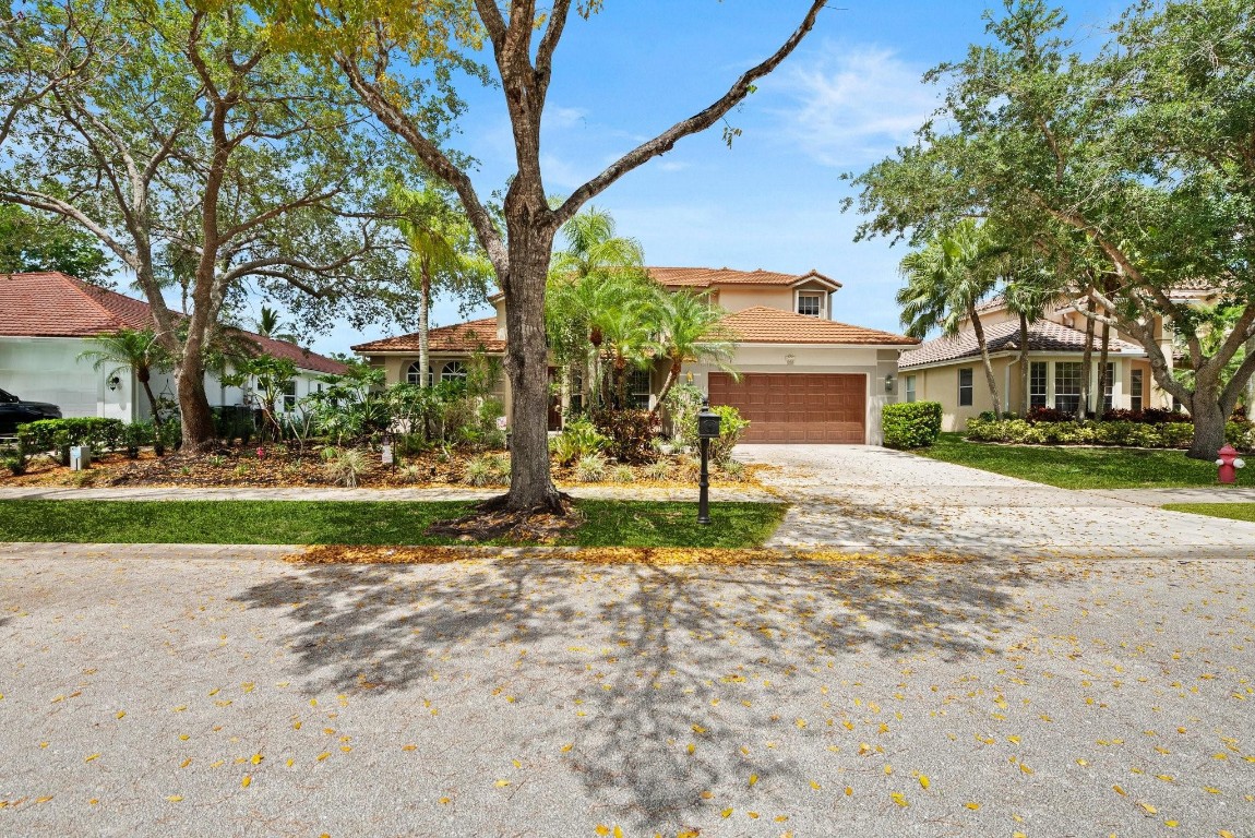 949 Spoonbill Circle