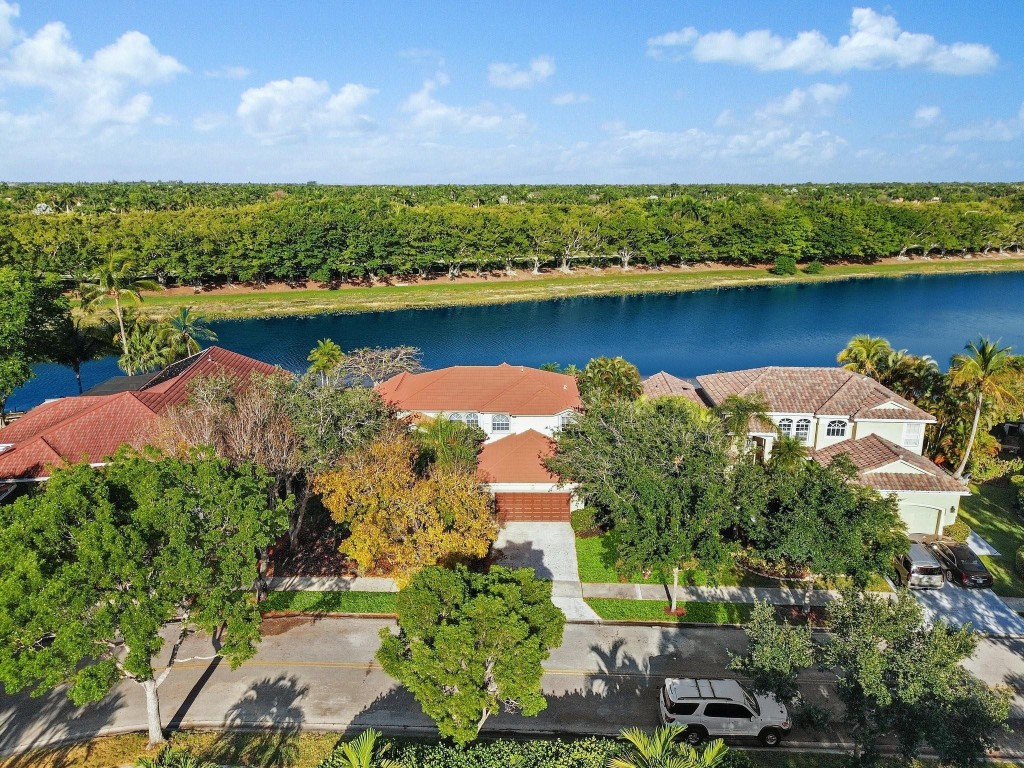 949 Spoonbill Circle