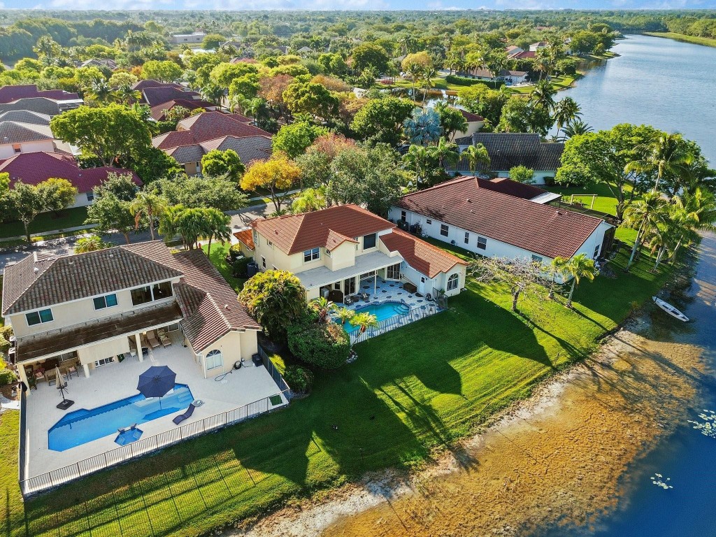 949 Spoonbill Circle