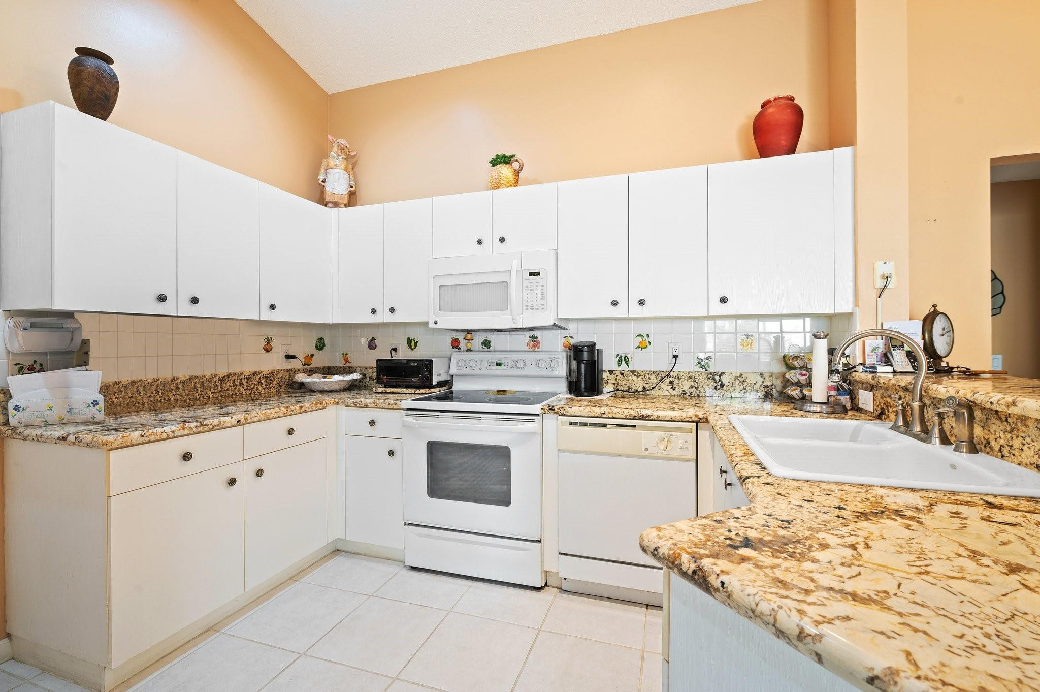 1120 Alexander Bend