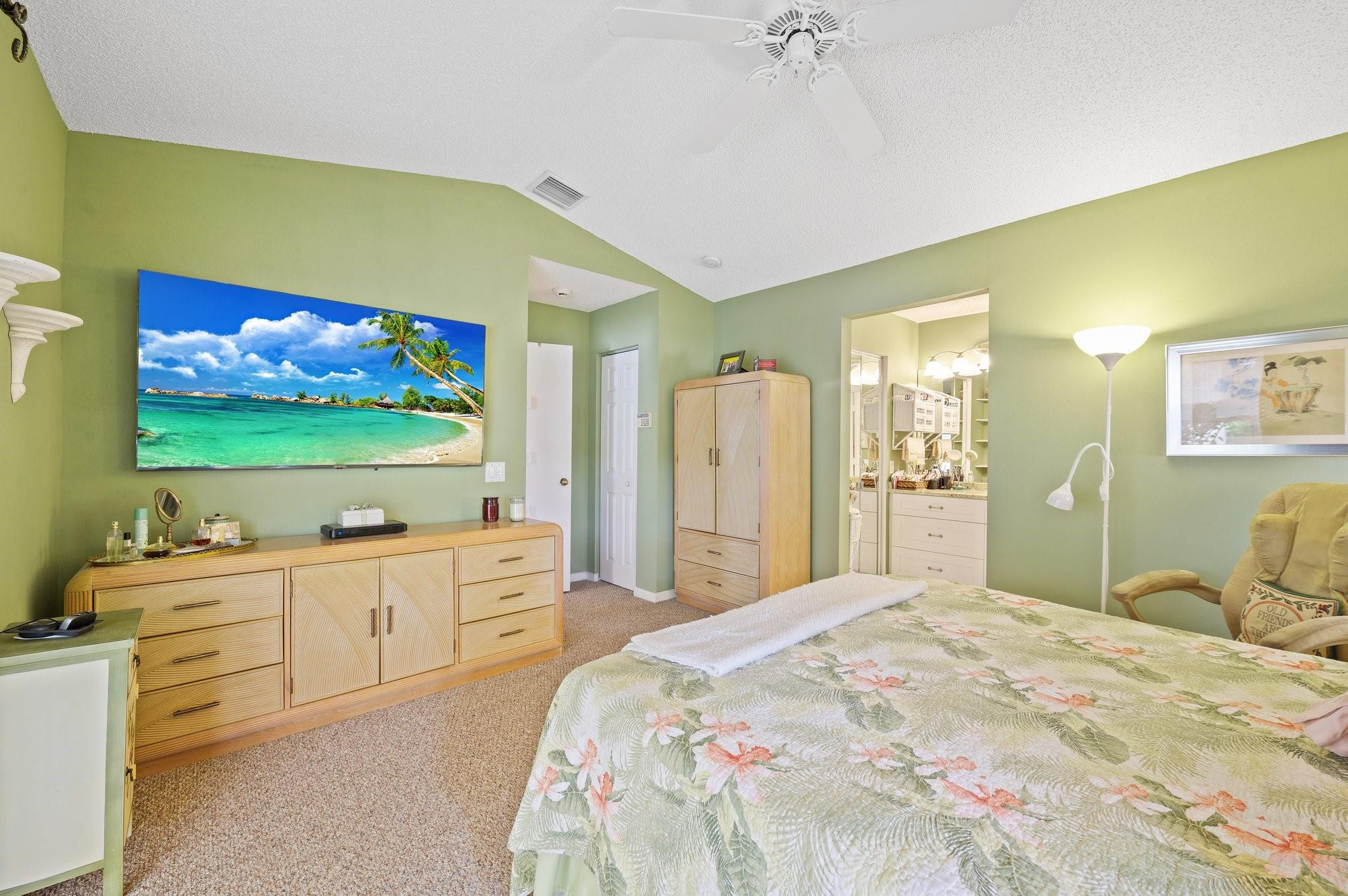 1120 Alexander Bend
