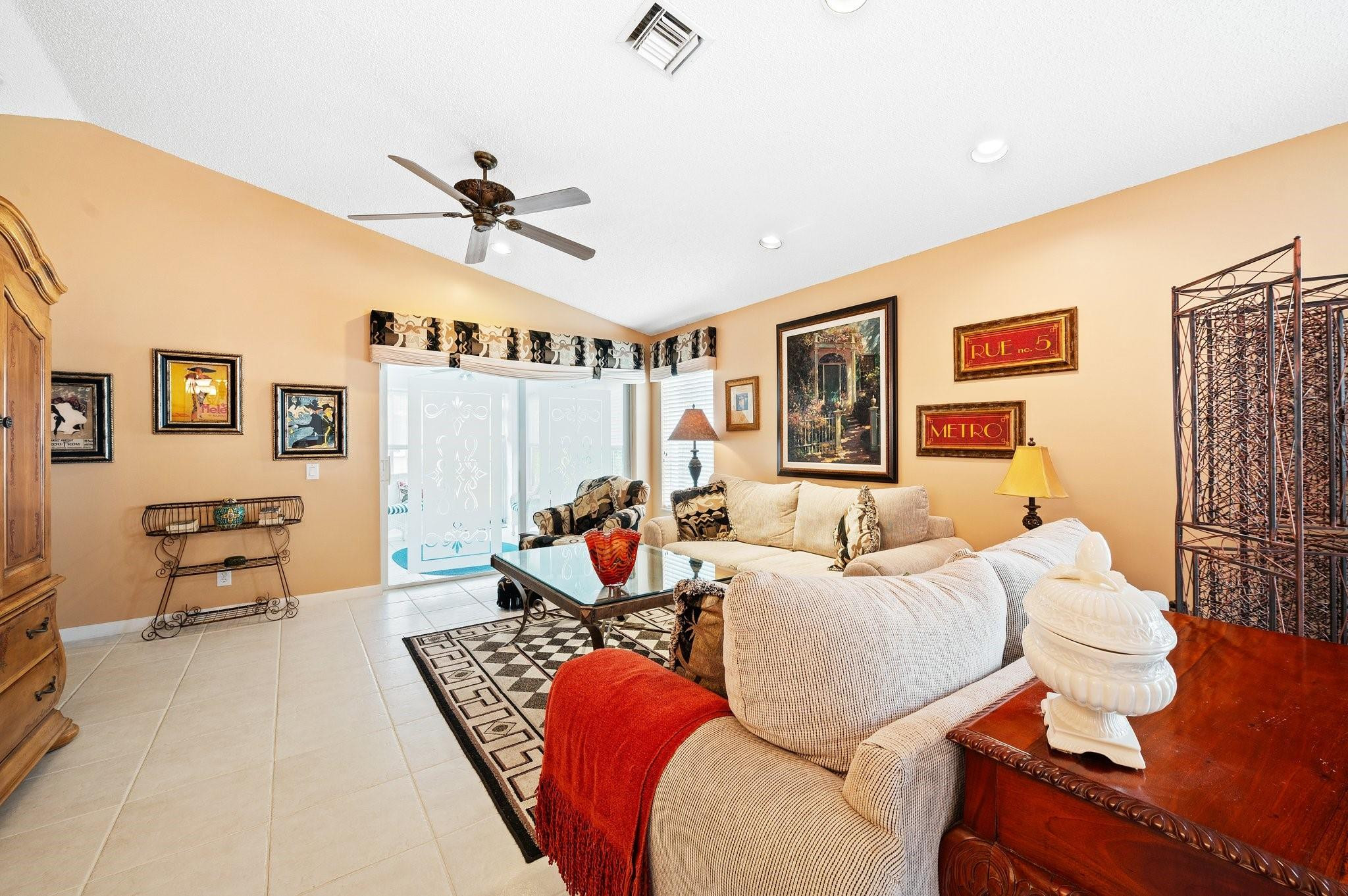 1120 Alexander Bend